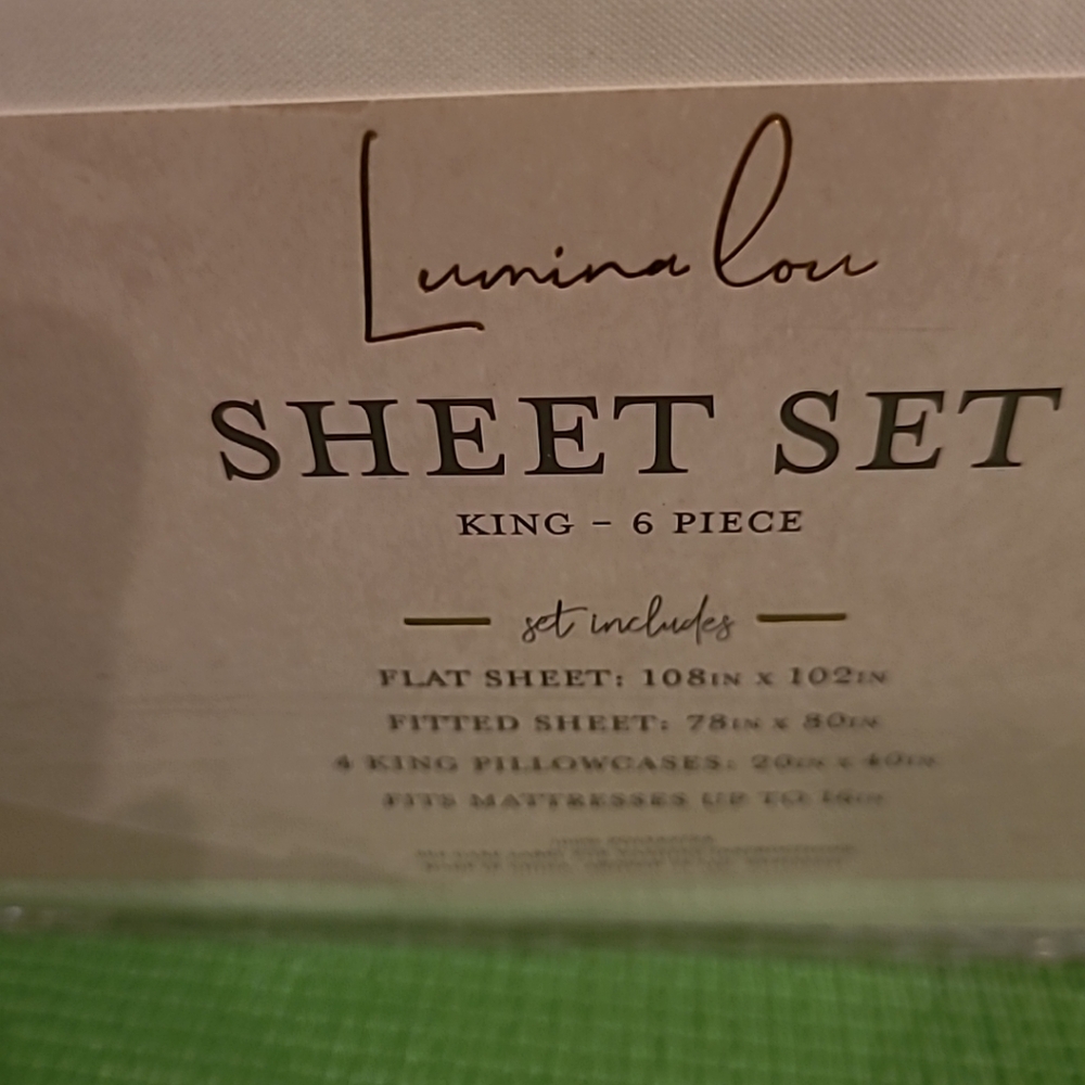 NWT Lumina Lou White 6 Piece King Sheet Set - Picture 3 of 4